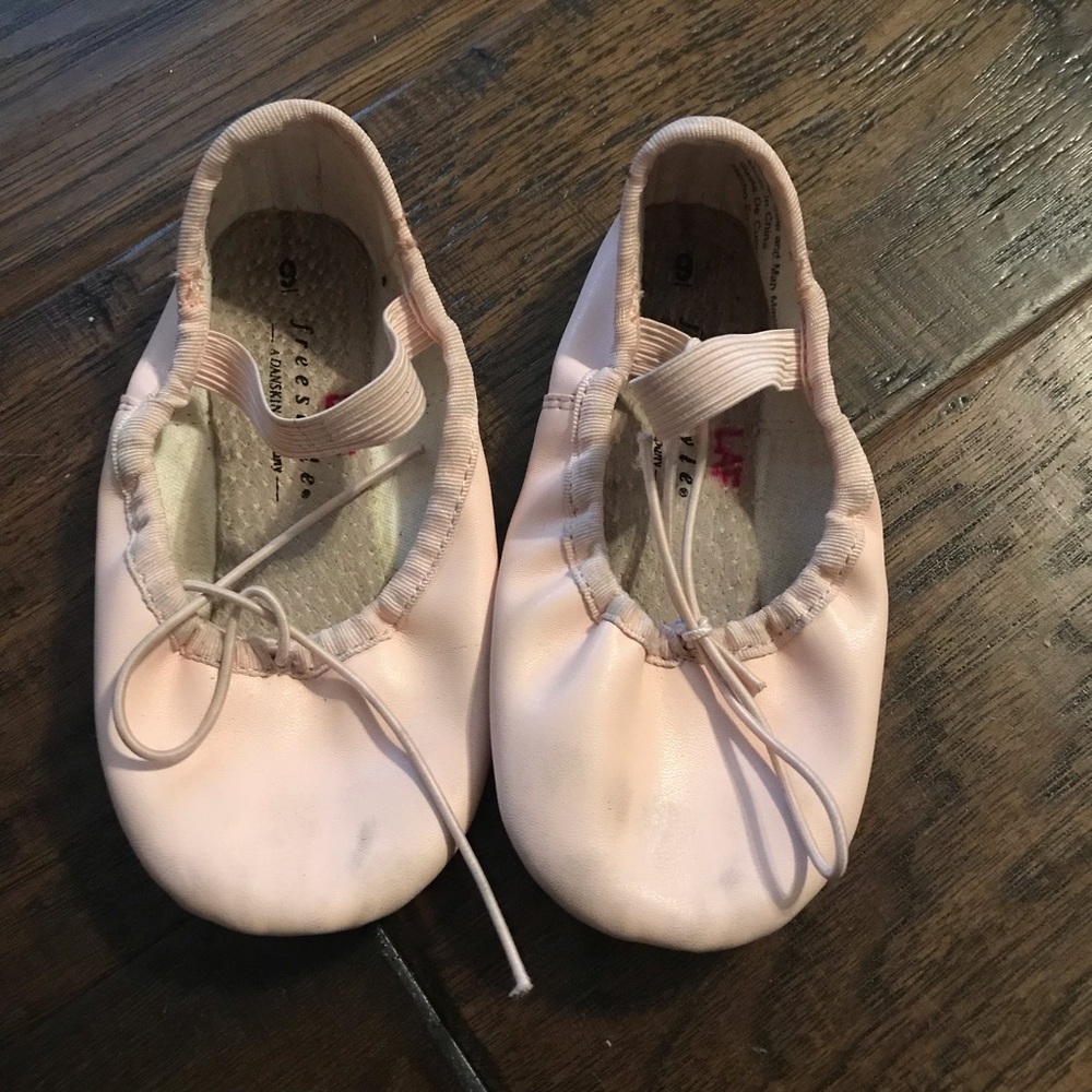 Ballet pink ballet shoes. Gently used. Size 9 1/2T